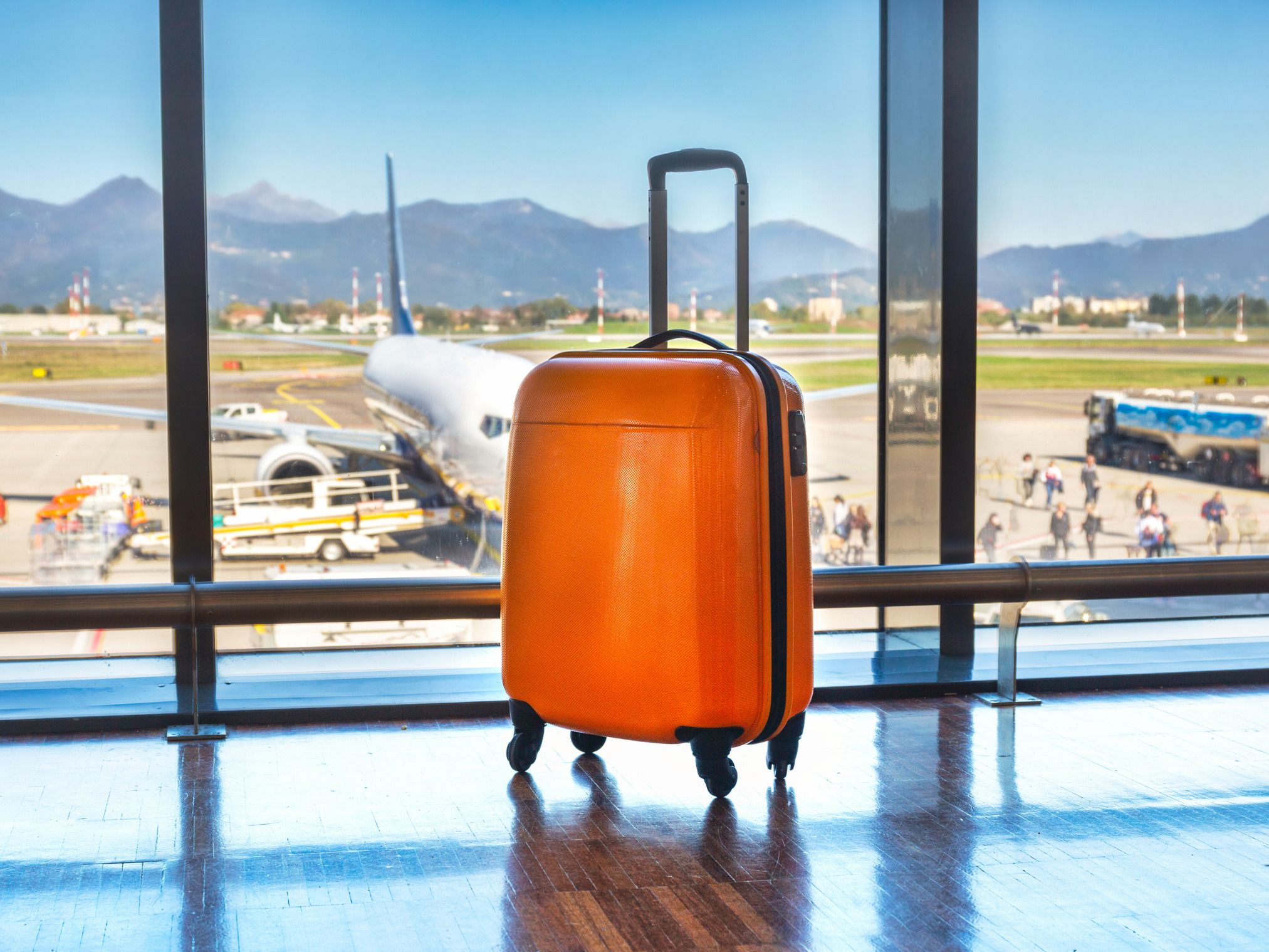 sample dạng Bar Chart đề Airline Ticket Prices in 2013