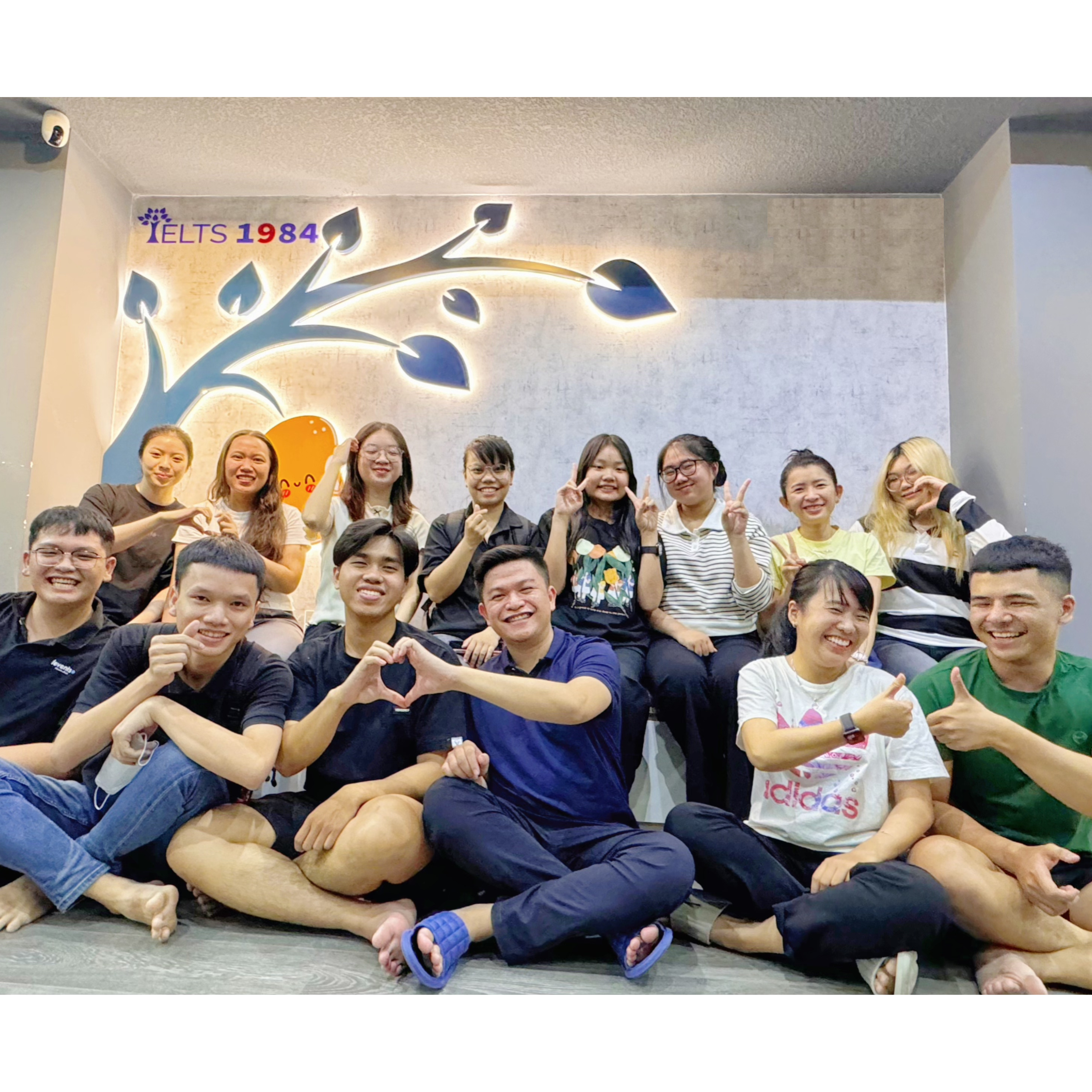 [giáo Viên Ielts 8.5 Thứ 10 Tại Ielts 1984]    Cô Vy (1)