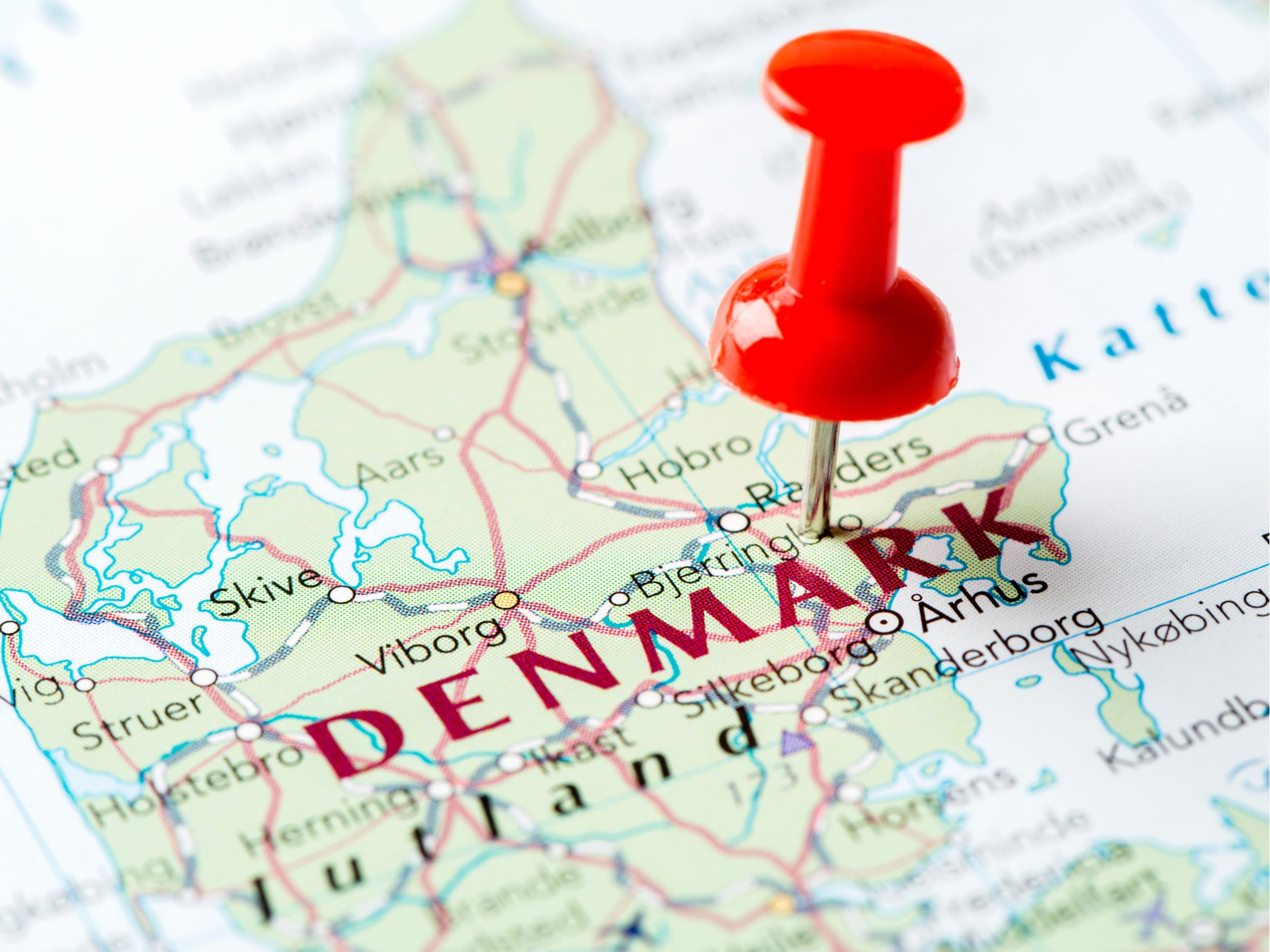  sample dạng Table đề Teachers&rsquo; Salaries in Five Countries in 2009