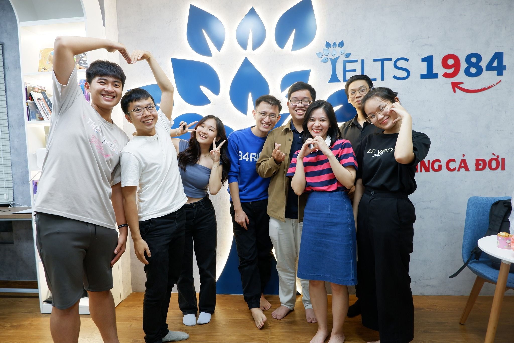 Anh Kh&ocirc;ng Nghĩ C&aacute;c Bạn Lại Thương M&igrave;nh Nhiều Như Thế&hellip;4