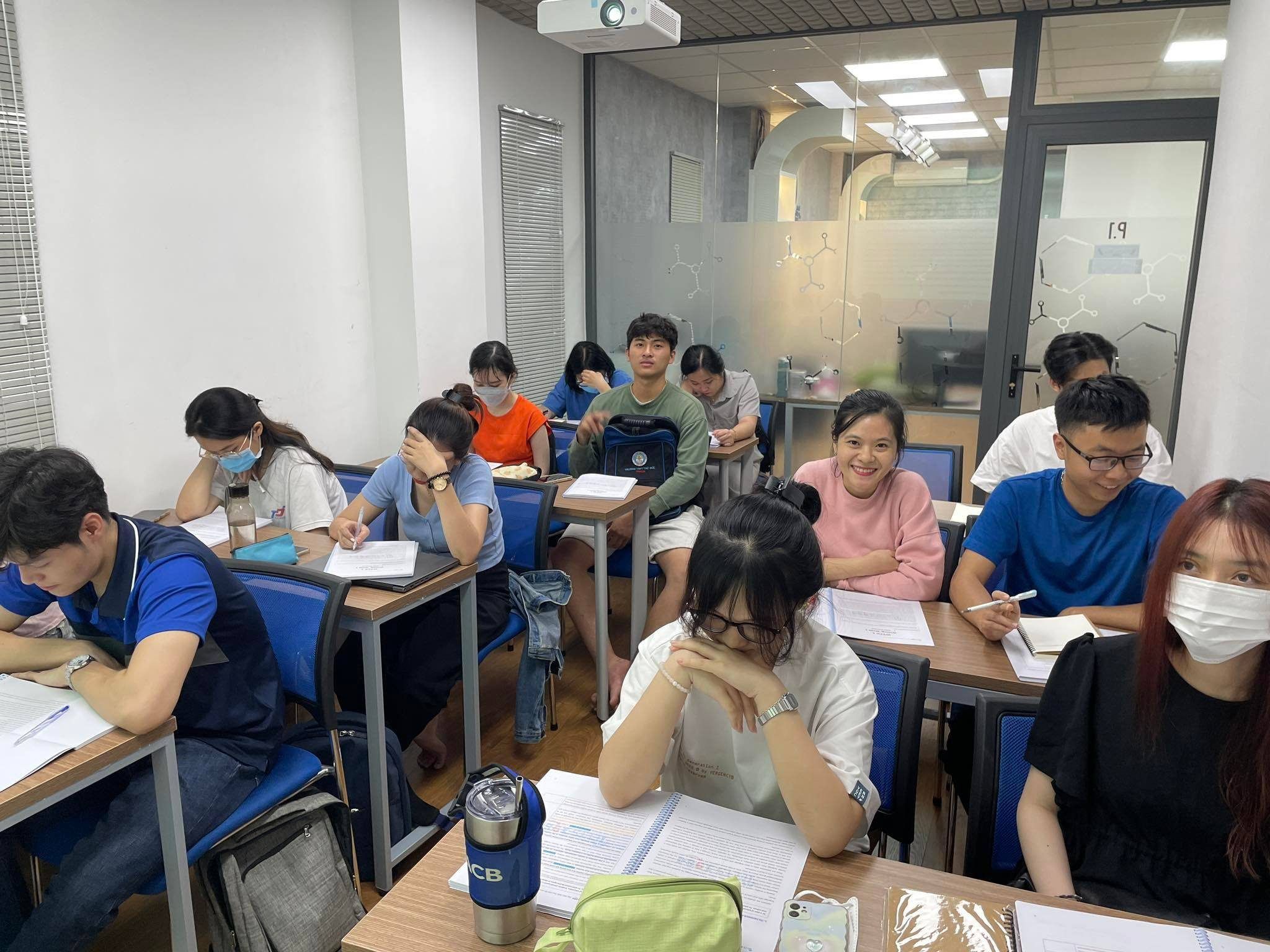 Anh Kh&ocirc;ng Nghĩ C&aacute;c Bạn Lại Thương M&igrave;nh Nhiều Như Thế&hellip;1