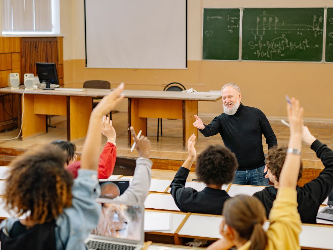 sample dạng Pie Chart đề Class Size in Australian States